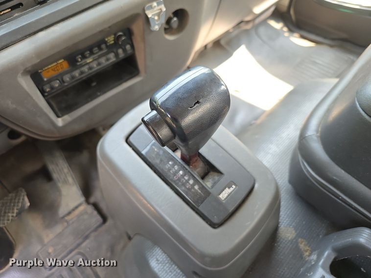 image for item DS4837 2006 Isuzu FVR box truck