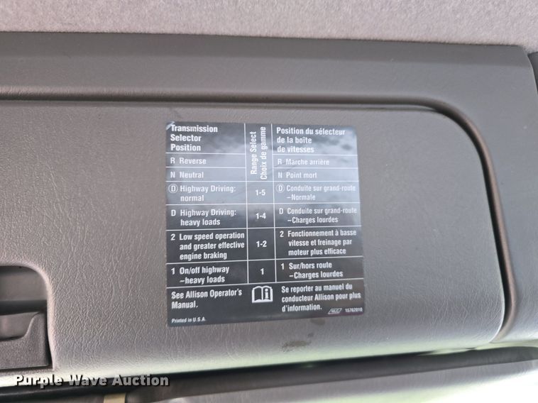 image for item DS4837 2006 Isuzu FVR box truck