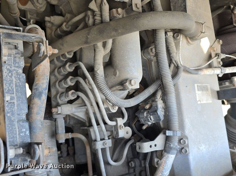 image for item DS4837 2006 Isuzu FVR box truck