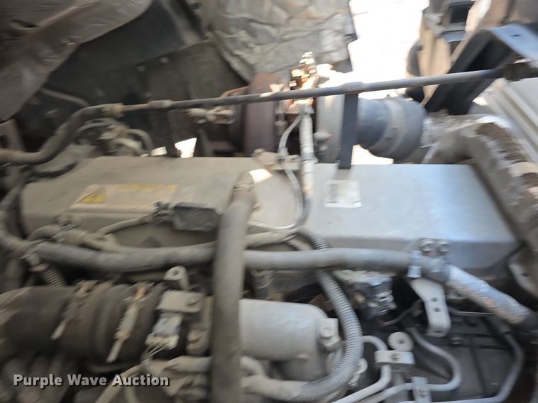 image for item DS4837 2006 Isuzu FVR box truck