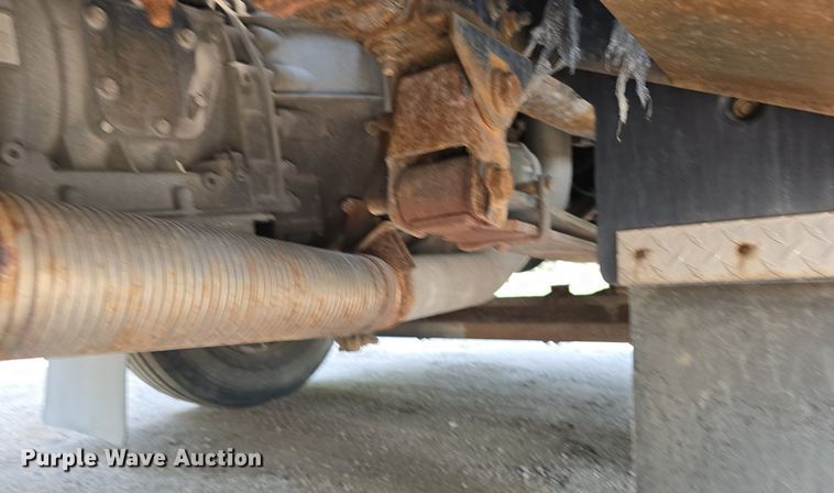 image for item DS4837 2006 Isuzu FVR box truck