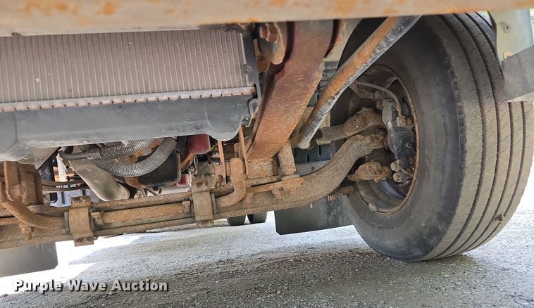 image for item DS4837 2006 Isuzu FVR box truck