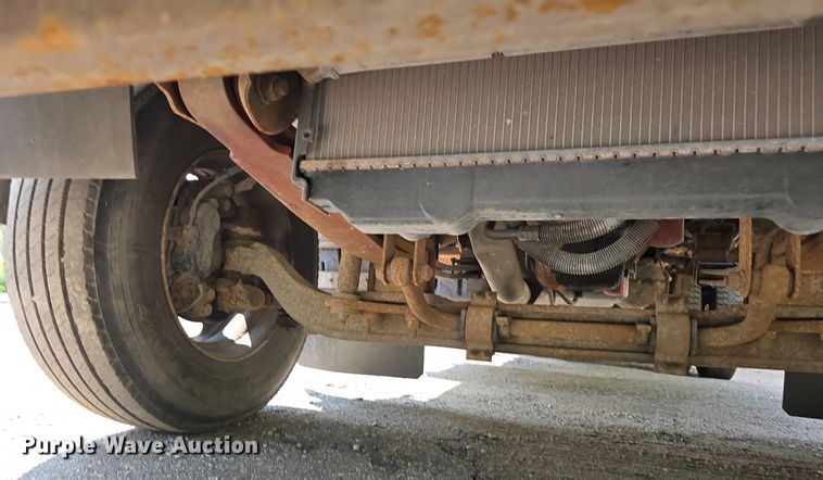 image for item DS4837 2006 Isuzu FVR box truck