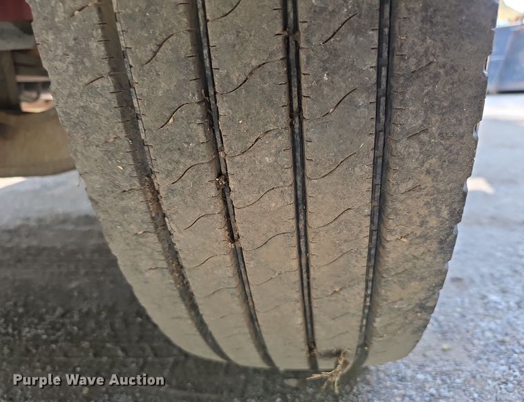 image for item DS4837 2006 Isuzu FVR box truck