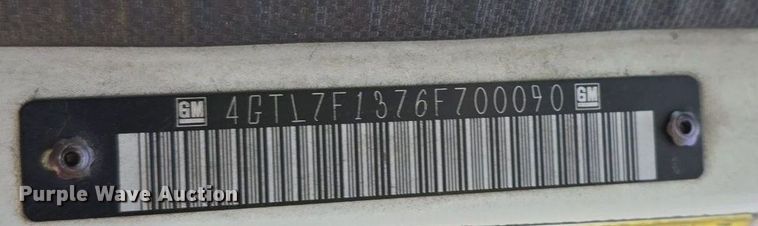 image for item DS4837 2006 Isuzu FVR box truck