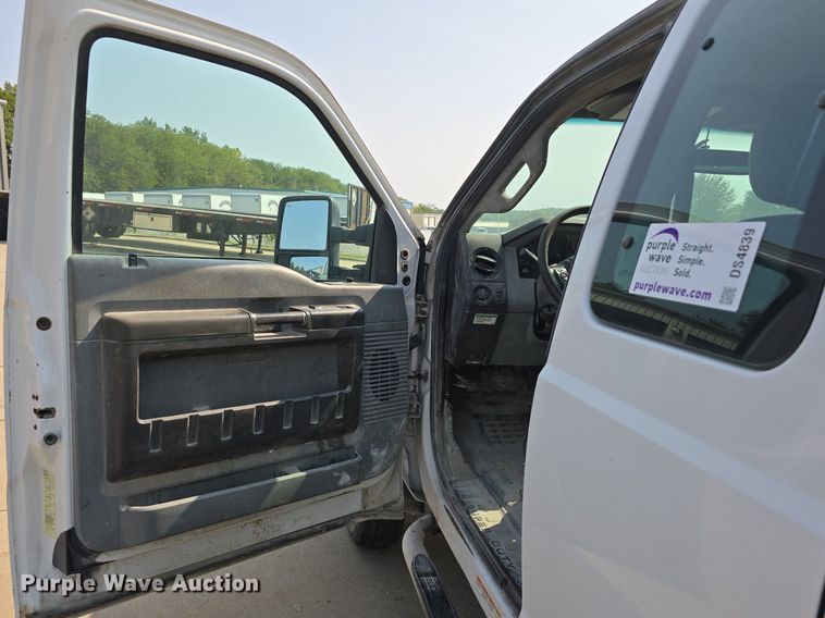 image for item DS4839 2012 Ford F550 Super Duty XL SuperCab utility / service truck