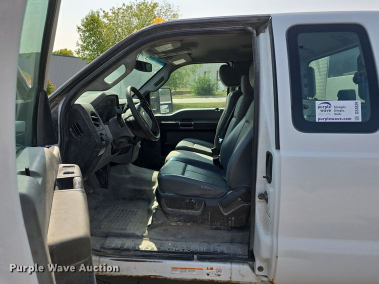 image for item DS4839 2012 Ford F550 Super Duty XL SuperCab utility / service truck