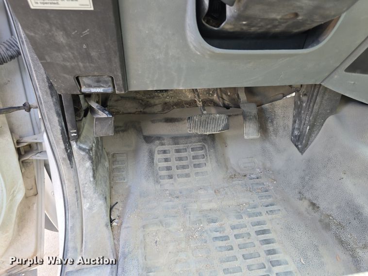 image for item DS4839 2012 Ford F550 Super Duty XL SuperCab utility / service truck