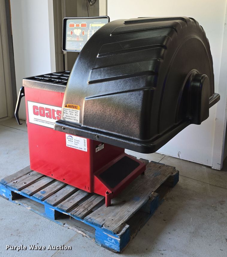 image for item DS4842 Coats 1250 Direct Drive tire balancer