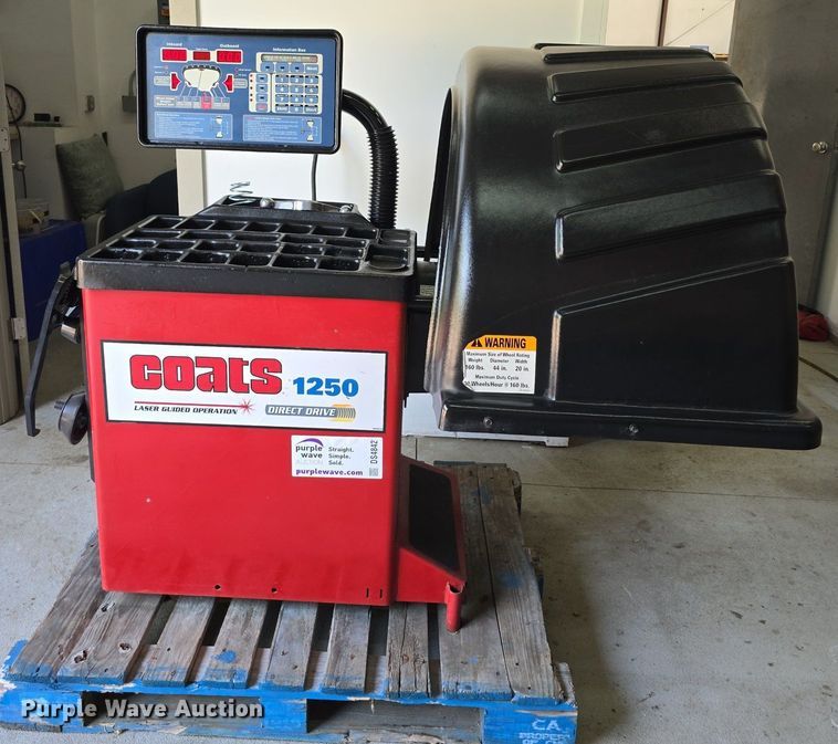 image for item DS4842 Coats 1250 Direct Drive tire balancer