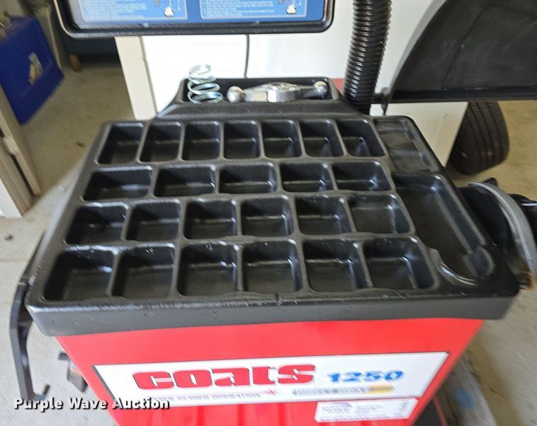 image for item DS4842 Coats 1250 Direct Drive tire balancer