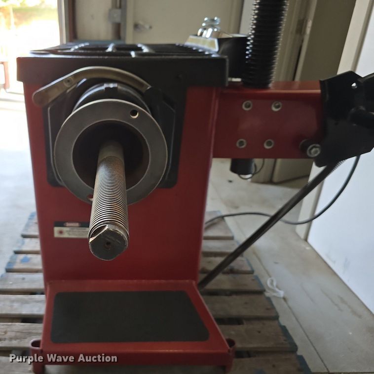 image for item DS4842 Coats 1250 Direct Drive tire balancer