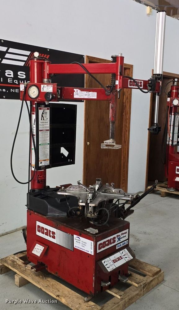 image for item DS4843 Coats 70X-AH-3 tire machine