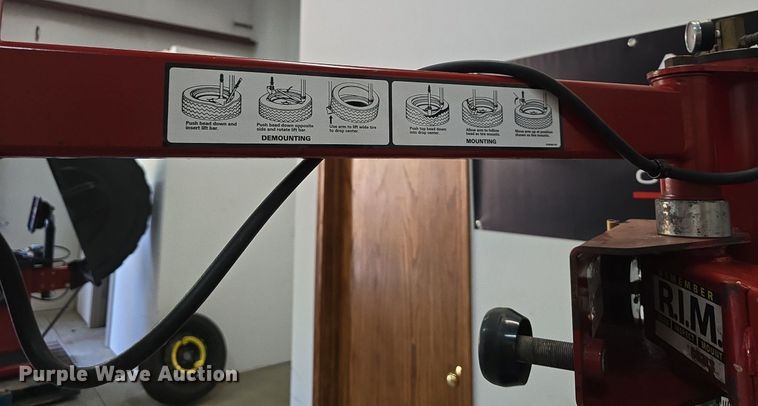 image for item DS4843 Coats 70X-AH-3 tire machine