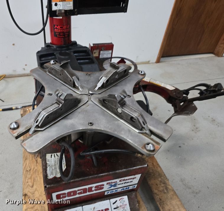 image for item DS4843 Coats 70X-AH-3 tire machine