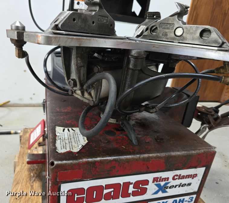 image for item DS4843 Coats 70X-AH-3 tire machine