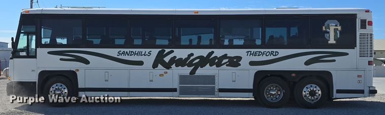 image for item DS4872 1998 Motor Coach Industries 102-D3 coach bus