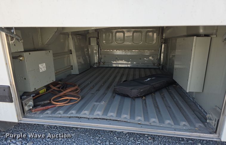 image for item DS4872 1998 Motor Coach Industries 102-D3 coach bus