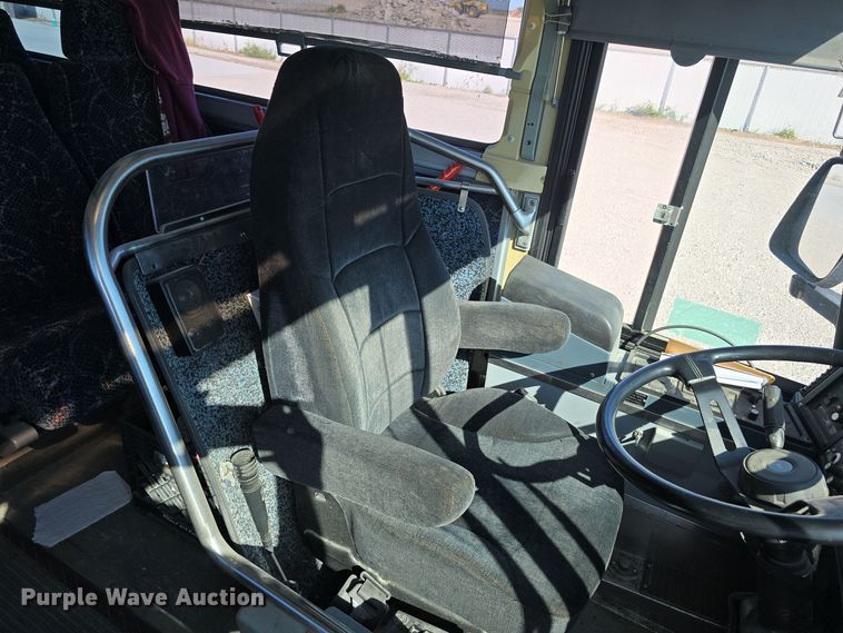 image for item DS4872 1998 Motor Coach Industries 102-D3 coach bus