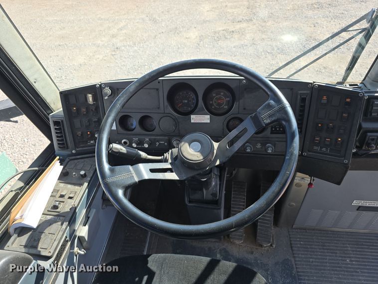 image for item DS4872 1998 Motor Coach Industries 102-D3 coach bus