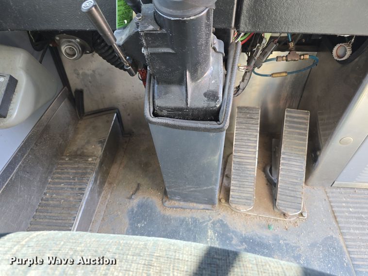 image for item DS4872 1998 Motor Coach Industries 102-D3 coach bus