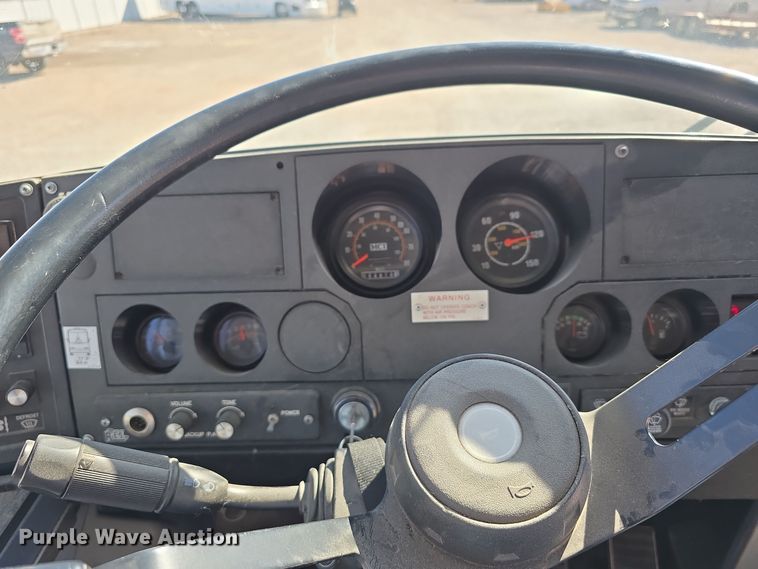 image for item DS4872 1998 Motor Coach Industries 102-D3 coach bus