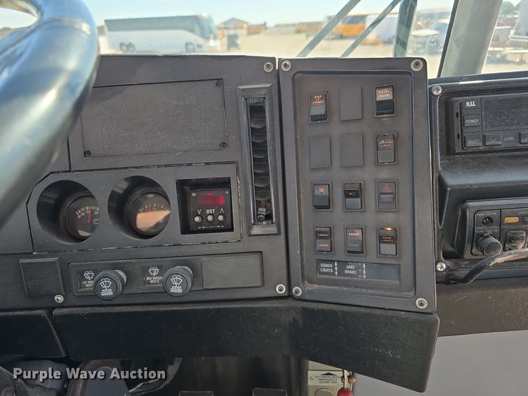 image for item DS4872 1998 Motor Coach Industries 102-D3 coach bus