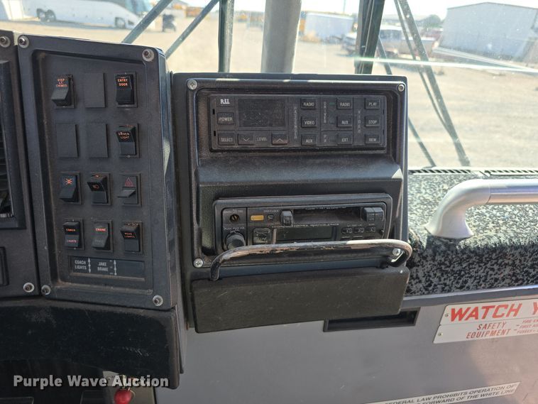 image for item DS4872 1998 Motor Coach Industries 102-D3 coach bus