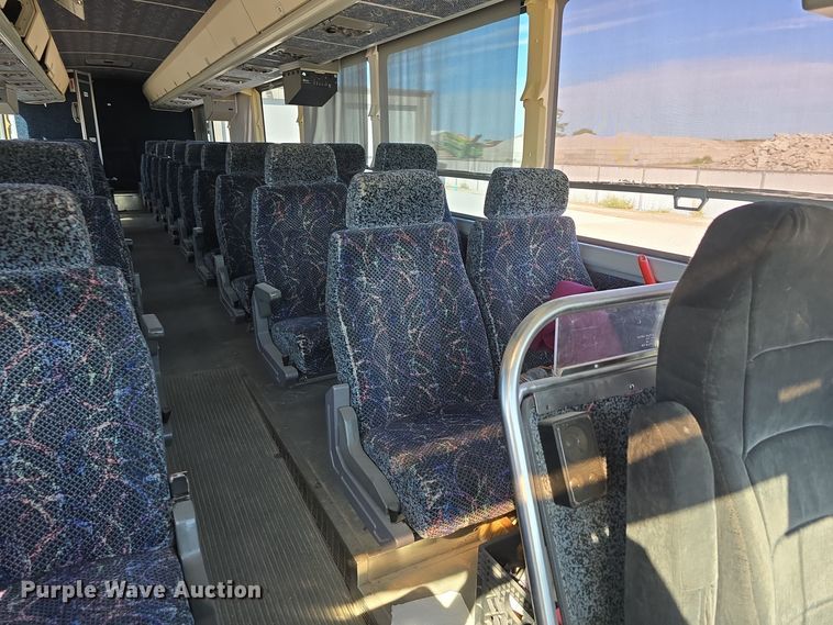 image for item DS4872 1998 Motor Coach Industries 102-D3 coach bus