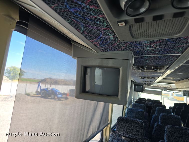 image for item DS4872 1998 Motor Coach Industries 102-D3 coach bus