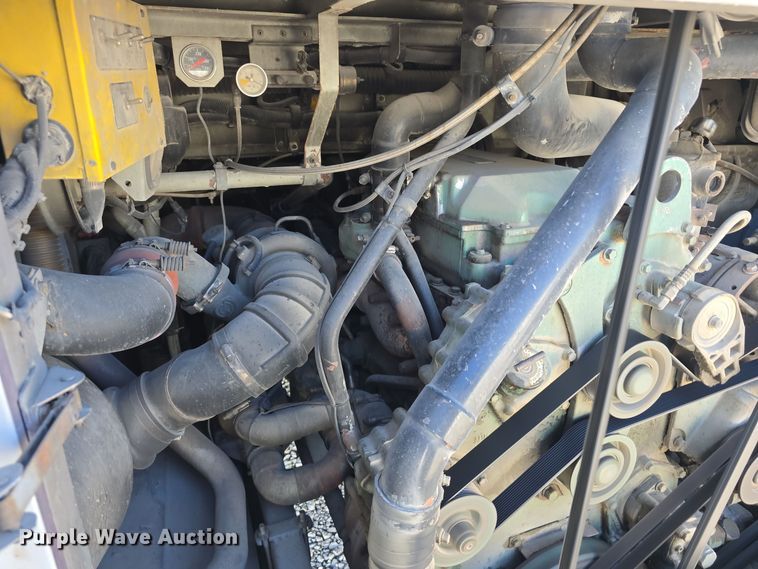 image for item DS4872 1998 Motor Coach Industries 102-D3 coach bus