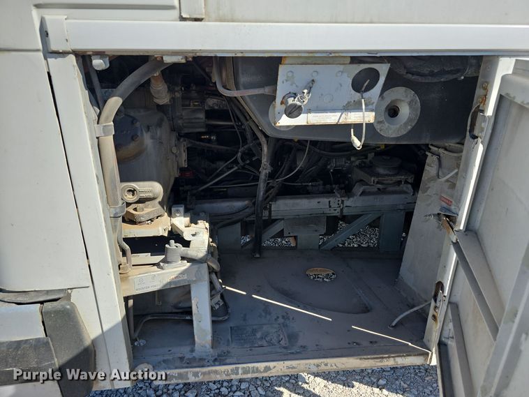 image for item DS4872 1998 Motor Coach Industries 102-D3 coach bus