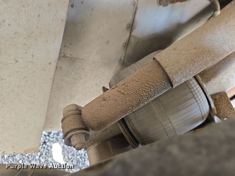 image for item DS4872 1998 Motor Coach Industries 102-D3 coach bus