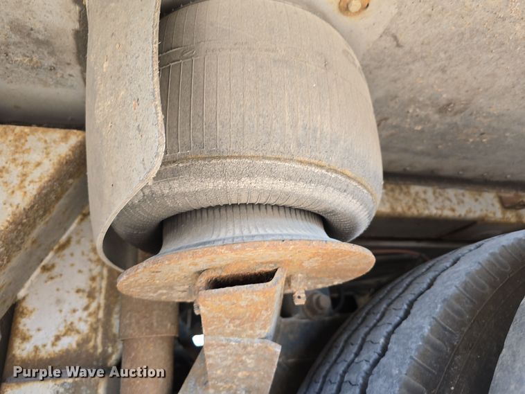 image for item DS4872 1998 Motor Coach Industries 102-D3 coach bus