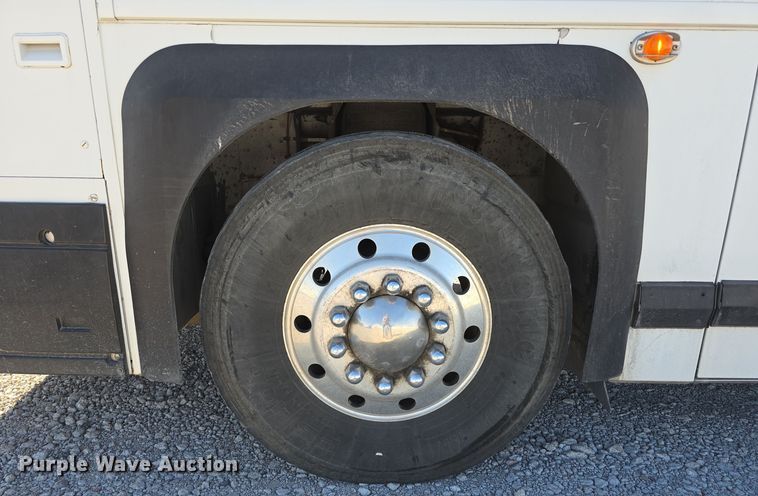 image for item DS4872 1998 Motor Coach Industries 102-D3 coach bus