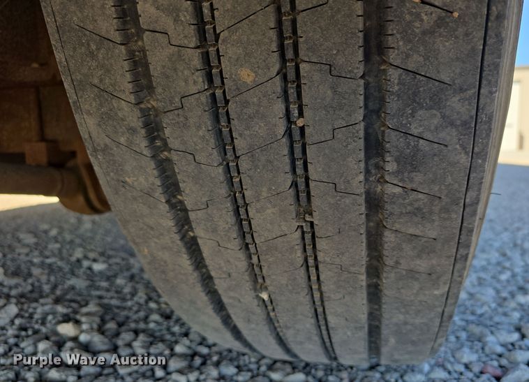 image for item DS4872 1998 Motor Coach Industries 102-D3 coach bus