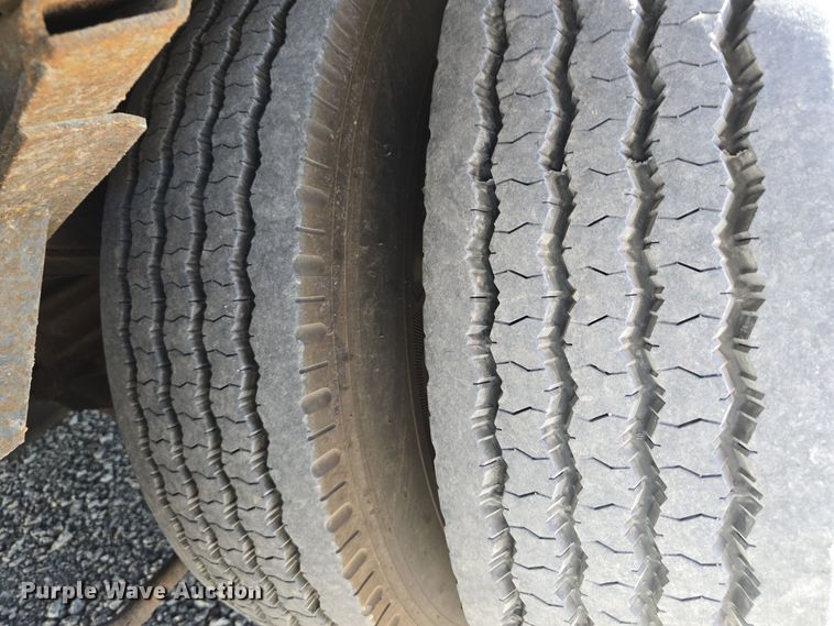 image for item DS4872 1998 Motor Coach Industries 102-D3 coach bus