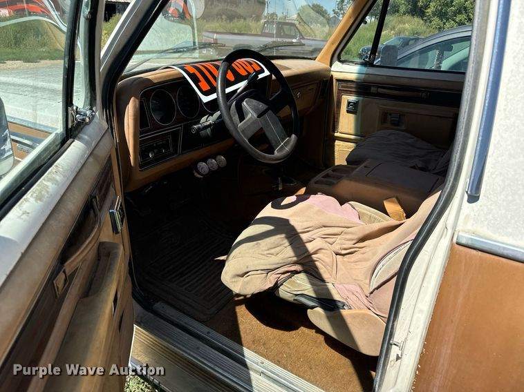 image for item DV2766 1985 Dodge  Ram Charger SUV