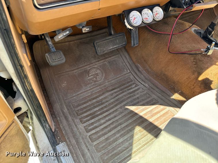 image for item DV2766 1985 Dodge  Ram Charger SUV