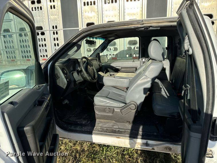 image for item DV2816 2016 Ford F250 Super Duty SuperCab pickup truck