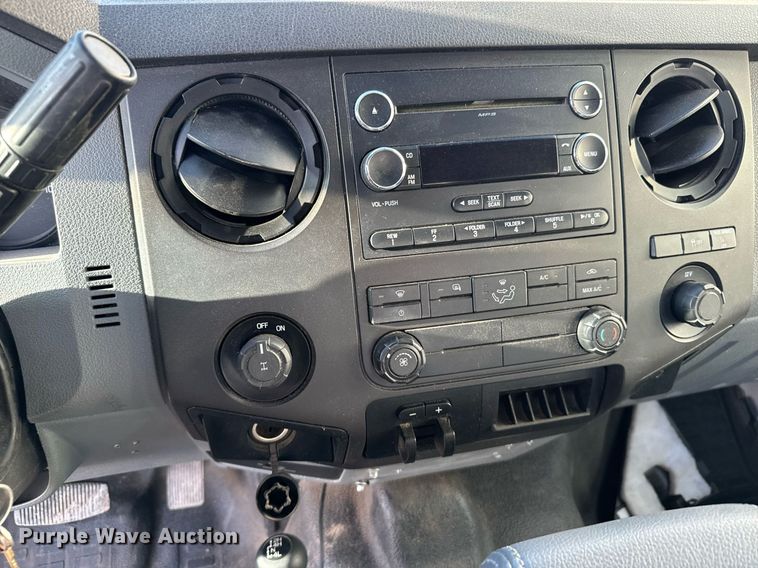 image for item DV2816 2016 Ford F250 Super Duty SuperCab pickup truck