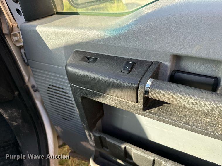 image for item DV2816 2016 Ford F250 Super Duty SuperCab pickup truck