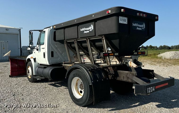 image for item DV5884 2013 International  Durastar 4300 spreader truck