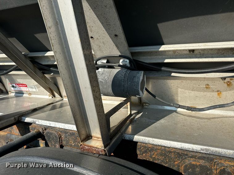 image for item DV5884 2013 International  Durastar 4300 spreader truck