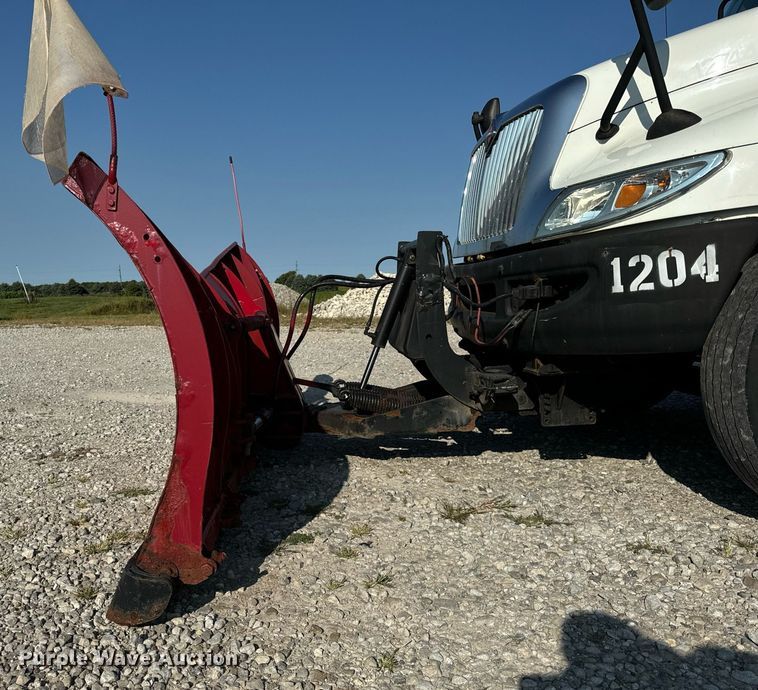 image for item DV5884 2013 International  Durastar 4300 spreader truck