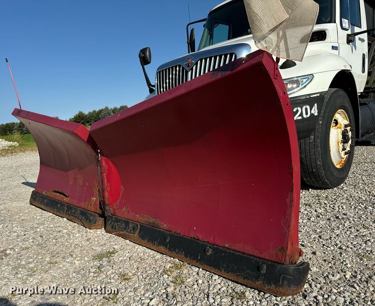 image for item DV5884 2013 International  Durastar 4300 spreader truck