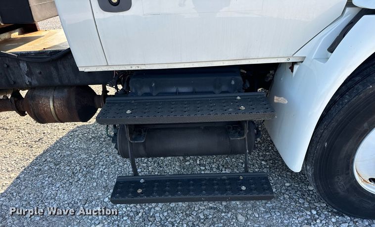 image for item DV5884 2013 International  Durastar 4300 spreader truck