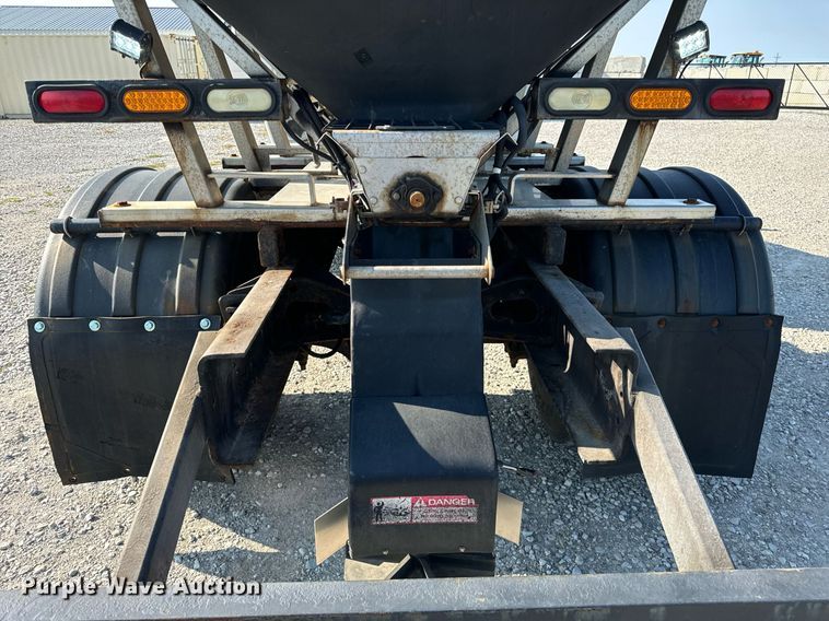 image for item DV5884 2013 International  Durastar 4300 spreader truck