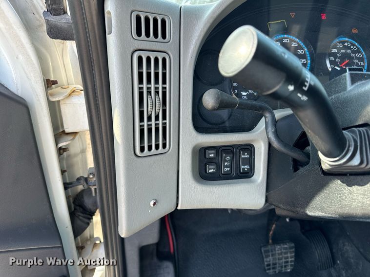 image for item DV5884 2013 International  Durastar 4300 spreader truck