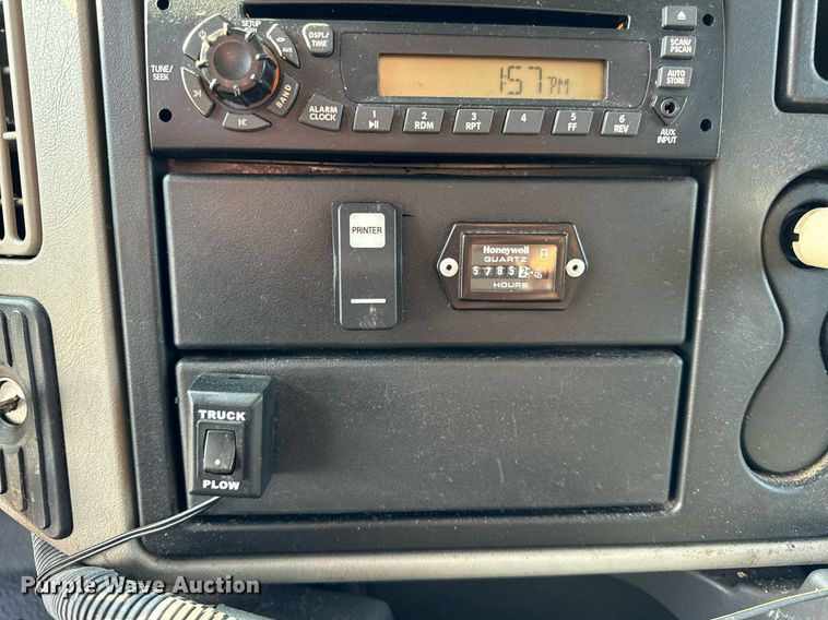 image for item DV5884 2013 International  Durastar 4300 spreader truck